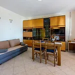Apartman Novi *