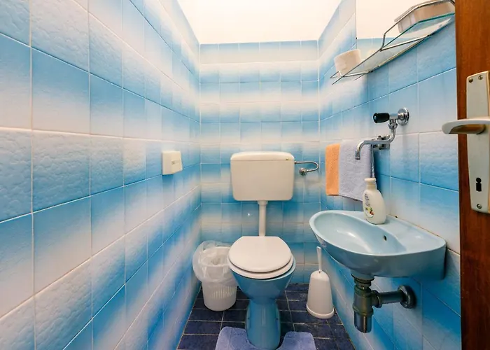 アパート Novi ノヴィ・ヴィノドロスキー